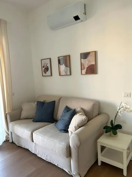 Momenti Di Felicita A Roma Apartment 0*, Rome