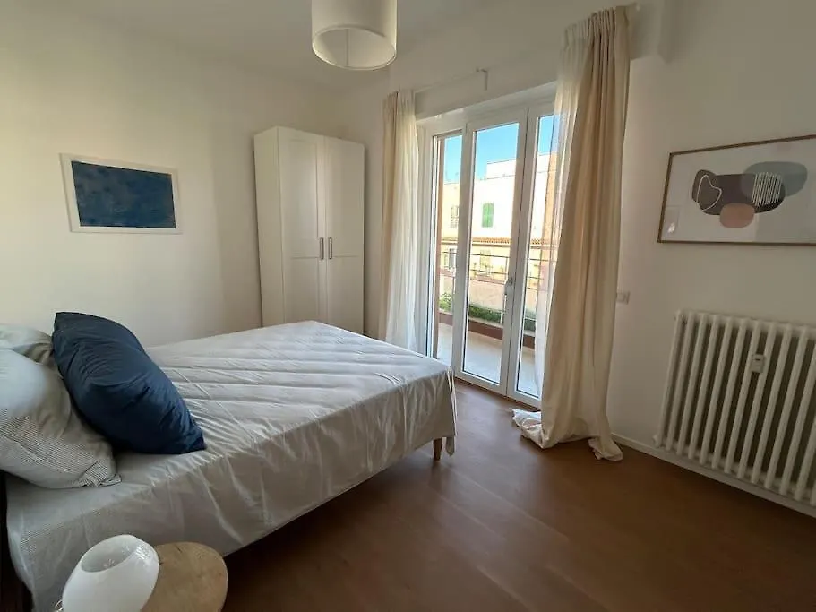 Momenti Di Felicita A Roma Apartment 0*, Rome Italy